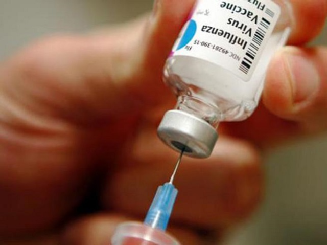 Vaccino antinfluenzale e terza dose vaccino anticovid. Come prenotare