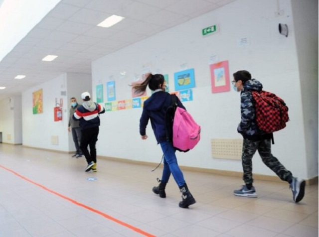 Chiediamo la Scuola in presenza per le seconde e terze medie! Le lettere dei Sindaci e degli Istituti scolastici